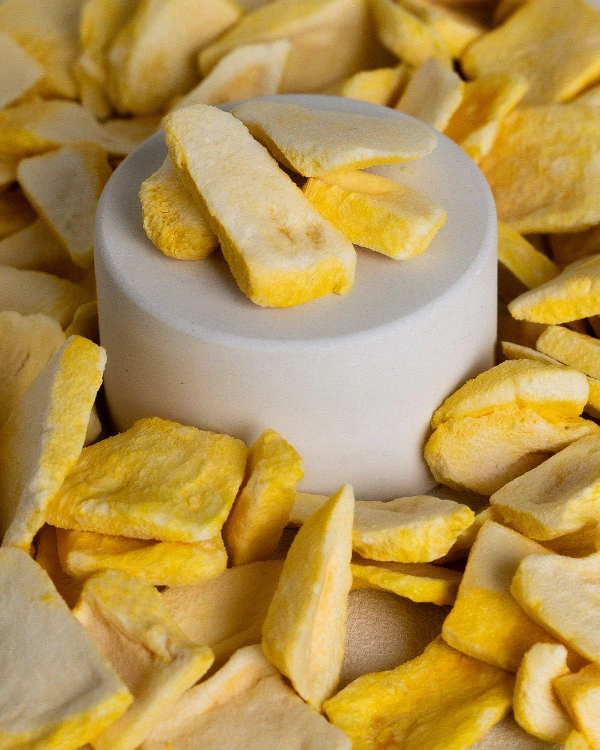 freeze-dried-mango-pieces
